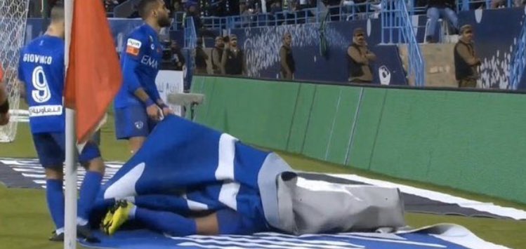 CgabKs's tweet photo. اذا جونا ضيوف وانا نايم بالصاله 😂البليهي https://t.co/TA7dRzQ4Bp