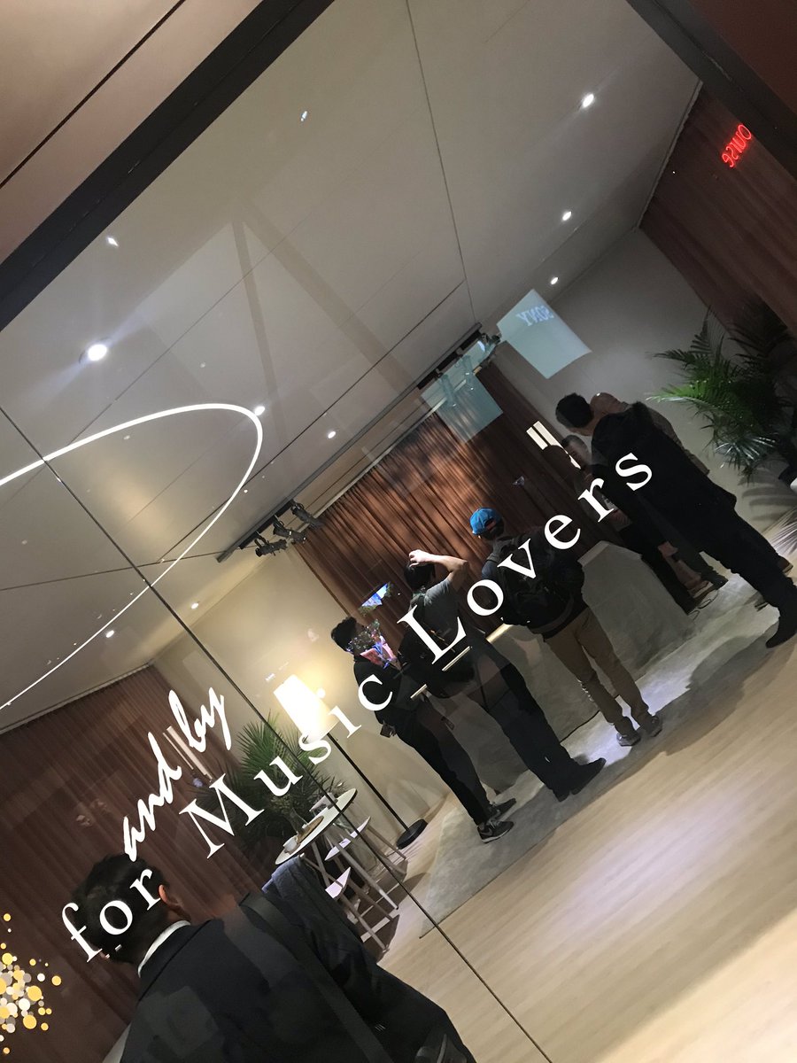 onemarketer's tweet photo. Music lovers ❤️ new audio tech. impressive 360 sound wireless speaker #CES2020 https://t.co/JFSjPe7ehY