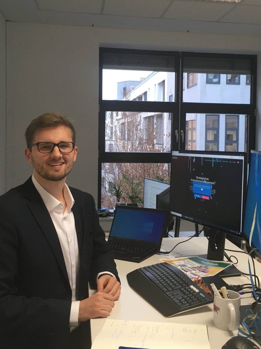 3 weeks ago, I successfully defended my dissertation: linkedin.com/feed/update/ur… Today, a new chapter has begun <a href="/ITONICS/">ITONICS | Shaping Innovation</a> with a very warm welcoming &amp; nicely decorated desk. It's now time to rock #innovation w/ what I've learned &amp; taught in the last 4.5 y <a href="/unipotsdam/">Universität Potsdam</a>. Ready to go!