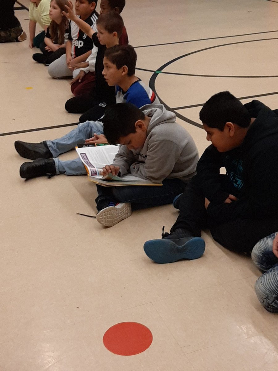 MrsHern78456367's tweet photo. We are zoo crazy!! #fwkidszoo @adamselemfwcs @FWCommSchools https://t.co/1YSbUbQqBi