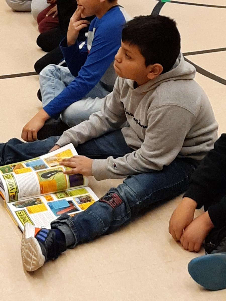MrsHern78456367's tweet photo. We are zoo crazy!! #fwkidszoo @adamselemfwcs @FWCommSchools https://t.co/1YSbUbQqBi
