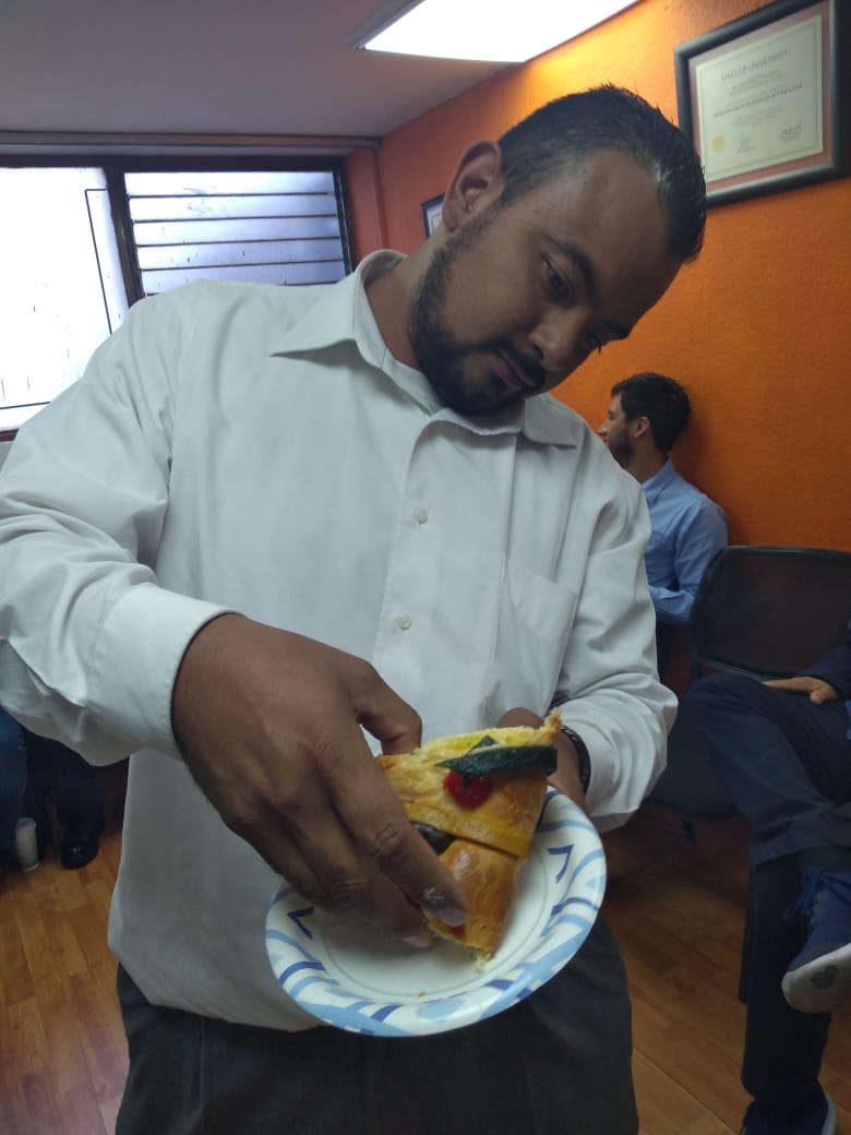 Reingtec's tweet photo. El día de hoy toda la familia #Reingtec se reunió para partir la tradicional #RoscaDeReyes, felicidades a todos los que sacaron muñeco y gracias por compartir con nosotros.
#SoyReingtec #CDMX https://t.co/SpKHZvoQGF