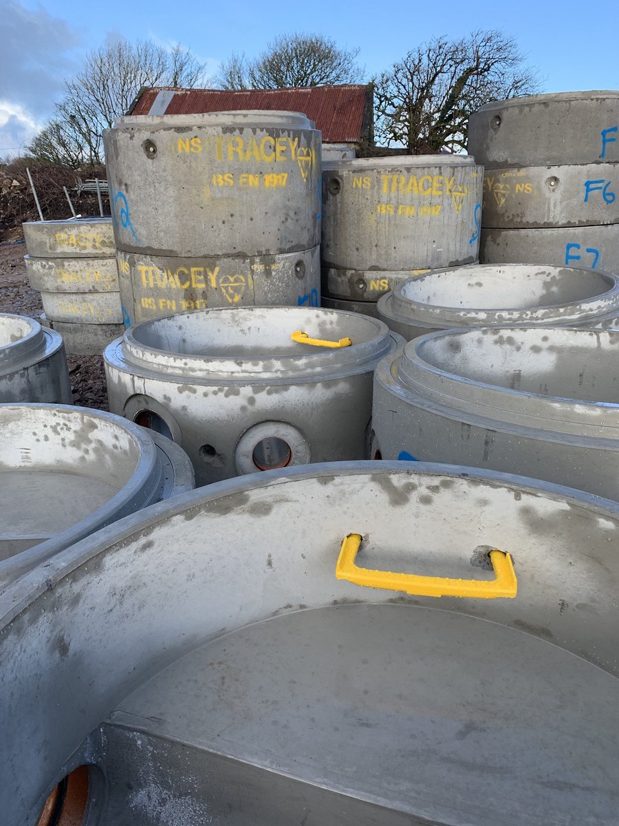 MavericContract's tweet image. We’re using the  @treacy_concrete #perfectbase 

Makes our soooo easy                              #perfect 

#concrete 
#pipelaying 
#weloveit
#lasers
#rebuildingireland 
#precision