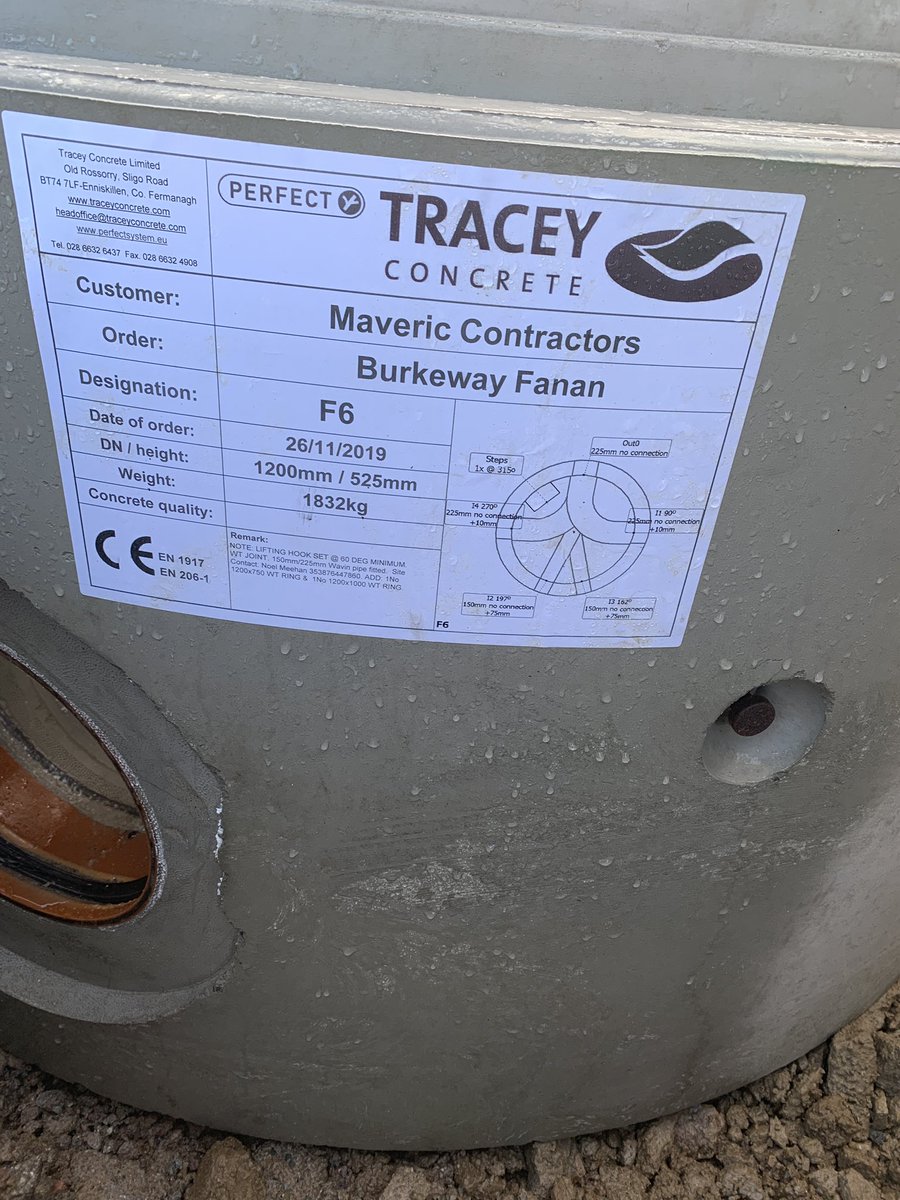 MavericContract's tweet image. We’re using the  @treacy_concrete #perfectbase 

Makes our soooo easy                              #perfect 

#concrete 
#pipelaying 
#weloveit
#lasers
#rebuildingireland 
#precision