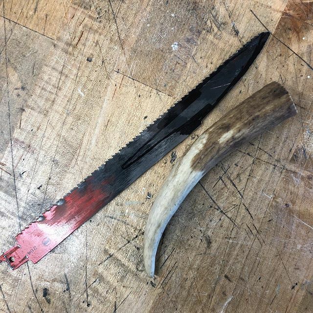 Wood_Butchery's tweet photo. It’s been a while since I make a carving knife. This could be an interesting little carver. #makeyourowntools #carving #woodworking https://t.co/Xzx0aJP7xe https://t.co/0CpfWVF0dr