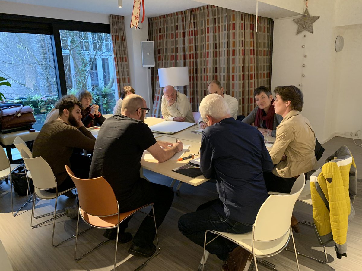 Zorgvrijstaat's tweet photo. Vandaag kwam het netwerk sociaal gezonde wijk Middelland, met professionals en sleutelpersonen Mooi Mooier Middelland bij elkaar. Centraal stond de vraag hoe we eHealth voor zelfregie en samen-redzaamheid ontsluiten en benutten voor samenwerking. @SamenBeter_org @huizemiddelland https://t.co/UzZMsp4edG