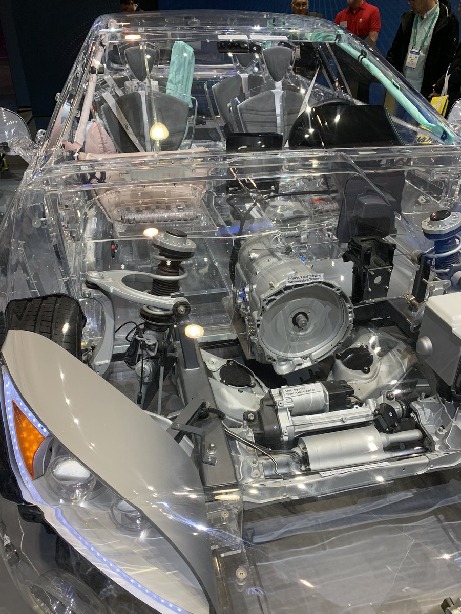 claas_stroh's tweet photo. Heute startet die @CES in Las Vegas. Neben vielen technischen Spielereien aus der Unterhaltungselektronik nehmen OEMs und Zulieferer einen großen Platz auf der Messe ein und zeigen Konzepte für die Mobilität der Zukunft #CES2020 #digitalisation #autonomousdriving #electriccar https://t.co/wqCYEyBzjU