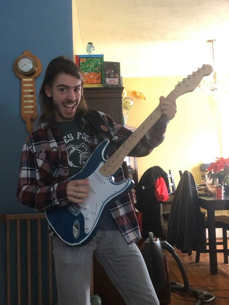 DinoEarthBand's tweet photo. Check out Aric's brand new guitar, built it himself.

#RockStar #rock #guitar #researchdinosaurearth https://t.co/qBUyCXhnoe