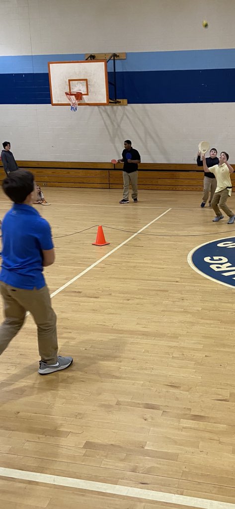 _CoachGMaddox's tweet photo. 6th Grade working hard on pickleball skills #EmpowerCMS #Pickleballunit @jenajonescms @AshleyGableCMS @Cburgmiddle @jackscms https://t.co/7VqcpmGHul