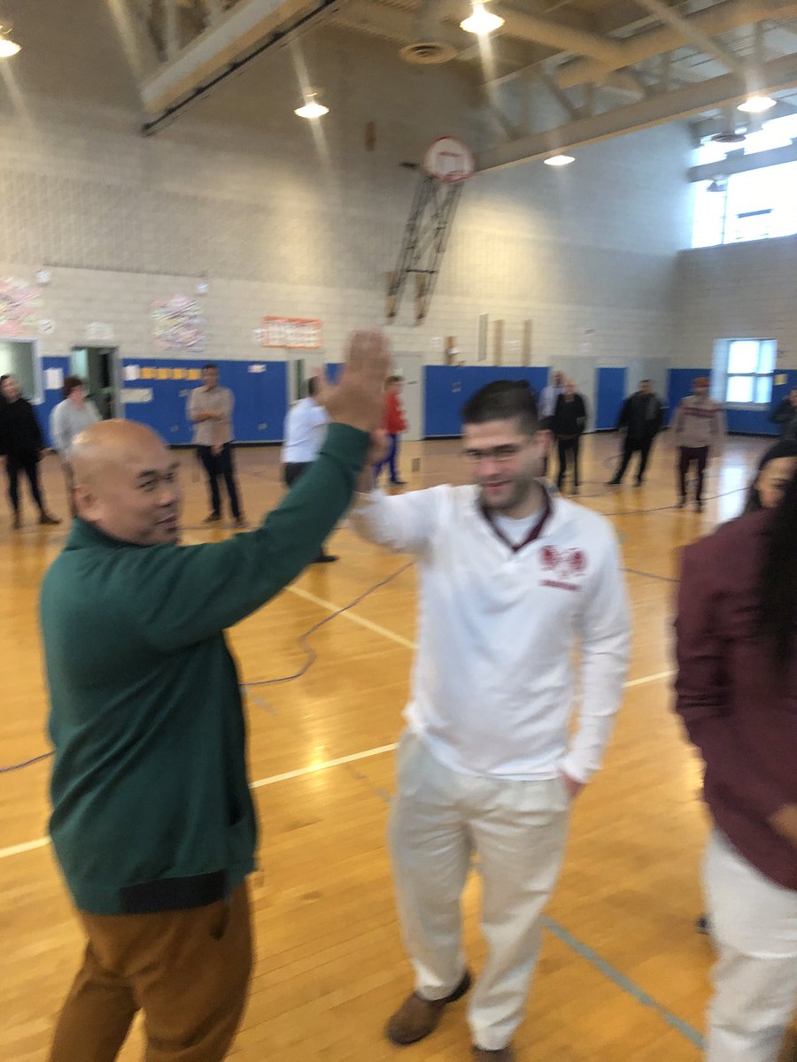 FrankConwellMS4's tweet photo. @FrankConwellMS4 Administrators @rstellatoMS4 and Ms. Santiago lead a staff meeting with a team building exercise this morning. #teamworkmakesthedreamwork #MS4Rocks #MiddleSchoolEducators https://t.co/lNDnapzUc3
