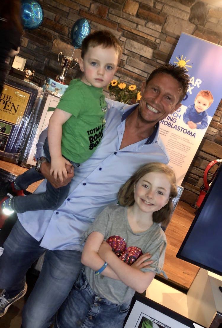 Wee_Oscar's tweet photo. Stephen Clements worked tirelessly and with sincerity to help so many good causes including ours. 

The outpouring of love for him today is immense, truly marking him as one of life’s good guys. 

We are absolutely devastated for his family at this time and send all our love 😭❤️ https://t.co/P1K0ti8zfc