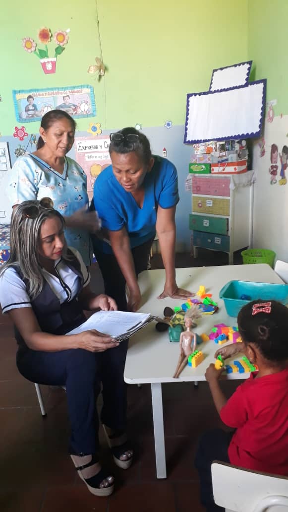 Municipio2's tweet photo. #07Ener || Supervisión conjunta Red Educativa Comunal N°2 y SENIFA Municipio Miranda #Guárico a "Simoncitos Comunitarios" garantizando inicio de actividades en favor de nuestras niñas y niños #DialogoYConvivenciaPolitica @NicolasMaduro @psuvaristobulo https://t.co/NS1CF0Umlo