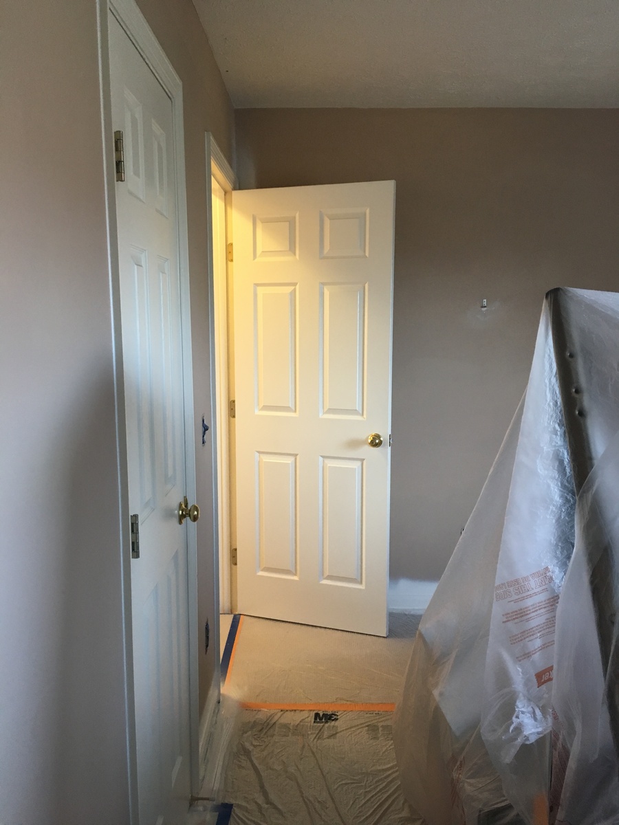 Florabropaint's tweet photo. #TeamFBP is making great progress on this #InteriorPainting project in #Indianapolis! Removing wallpaper border in all areas & painting walls & trim. Great start guys!
#IndysBestPainter #WallpaperRemoval #IndianapolisIndiana #NextLevelPainting #PaintTheTown #PPG #PPGPaints https://t.co/lFsGzerqAL