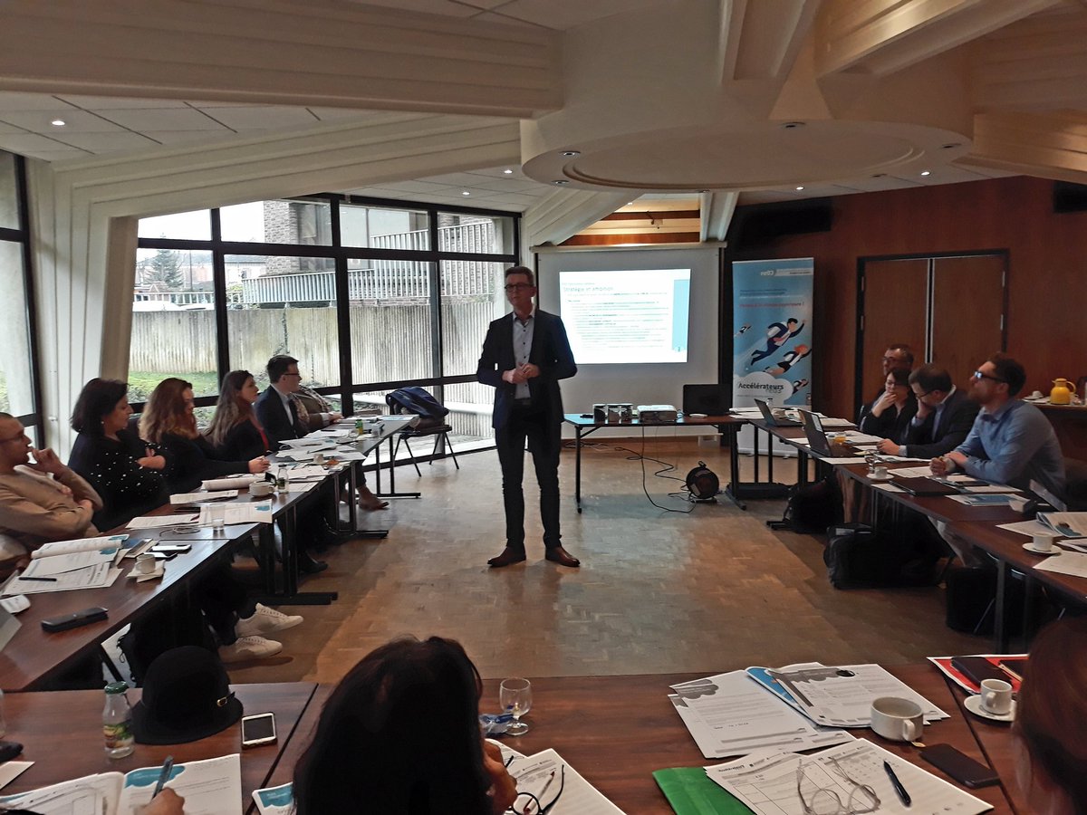 rev3's tweet photo. Fin du comité de sélection de l'accélérateur #rev3 de @AggloLensLievin. 15 jeunes pousses ont présenté leur projet devant les coachs, les partenaires et l'agglomération.

Rendez-vous le 22 janvier au @LLVallee pour connaitre les lauréats présentés lors du lancement officiel ! https://t.co/fthyAVAsIa