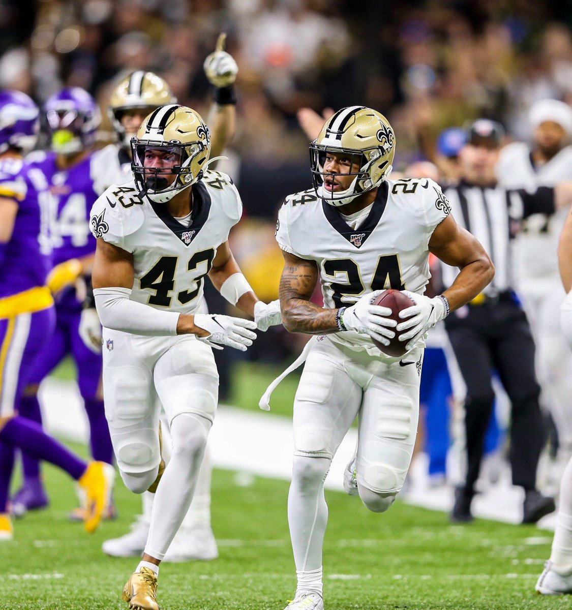 Vonn's tweet image. Thank you for your love and support to another great year!