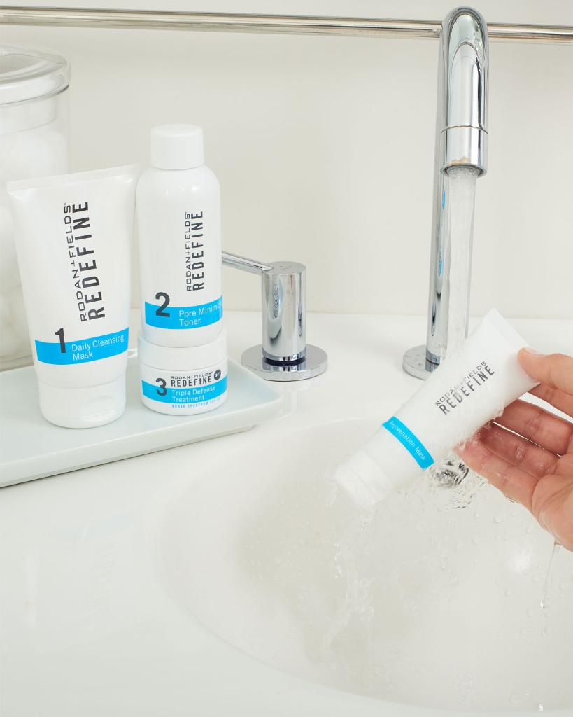 RodanFieldsHQ's tweet photo. It's a new year to make new routines. Make your skin a priority with our Redefine Regimen this decade!
Start the year of right by getting yours today: https://t.co/aeY9JwvDQo https://t.co/bKfw7vdkJZ