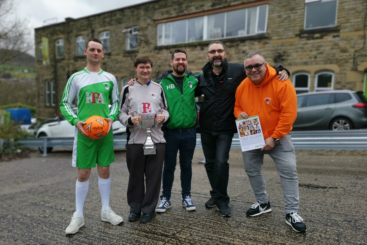 emmausmossley's tweet photo. Thank you to Ken and Vic @KBAssoc1 for sponsoring the #EmmausMossley football team for the 3rd year running and your continued support in helping us raise awareness of #homelessness and work of Emmaus. 💚 

#TeamEmmaus #CharityTuesday #ThankYou https://t.co/fO9TkCOarh