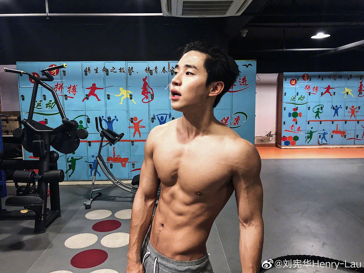 ThirstyHyung's tweet photo. Hotness overload.
Henry Lau abs, pecs sexline, vline, happy trail, dick bulge, boner. Let's masturbate to this. https://t.co/I4ylQEj7Vw