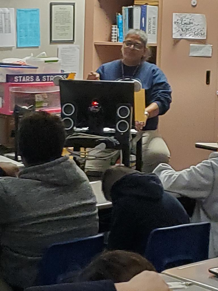 mclewis74's tweet photo. @KlentzmanTigers #KLZJANPLAYTOWIN  I observed the class working on independent and dependent variables while discussing science.  Ms. Guido did an excellent job of explaining the work. https://t.co/KEZhYWvwP7