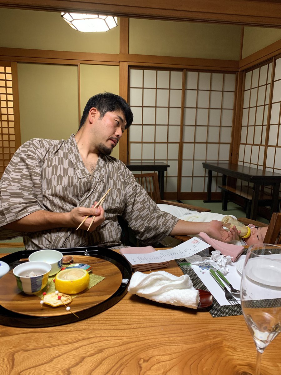 元鈴木さん בטוויטר ふさふさの胸毛には白髪が混じってきました 元鈴木さん בטוויטר ふさふさの胸毛には白髪が混じってきました