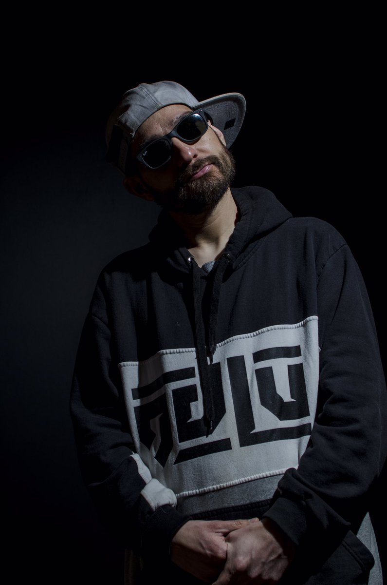 Volví a twittear después que esta red social me tenia bloqueado, Lenwa Dura les saluda con un hola