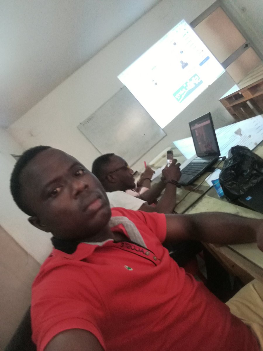 lawalawaltg's tweet image. Je participe a la formation en community management a #woelab