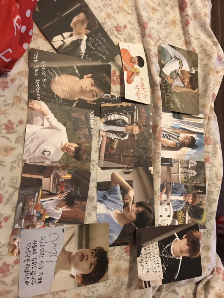 mikaaing's tweet photo. Selling 2020! Pls buy from me! #4minutephotocards #seventeenmembership #pentagonalbum #btobmerch #secretphotocard #seventeenphotocards #omgalbum #4minutealbum #infinitepostcard https://t.co/CxIQ7DYkZy