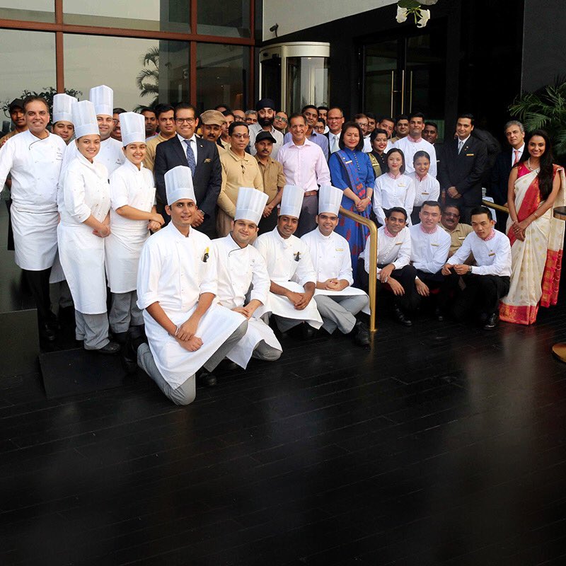 TheEauBar's tweet photo. There are smiles all around as The Eau Bar is now open! Here is a glimpse of the special ribbon-cutting ceremony in the prestigious presence of Mr. Vikram Oberoi along with our team. We look forward to welcoming all our guests soon.
.
.
.
#EauIsBack #NowOpen #InsideOberoi #Mumbai https://t.co/08UOCSwSwl