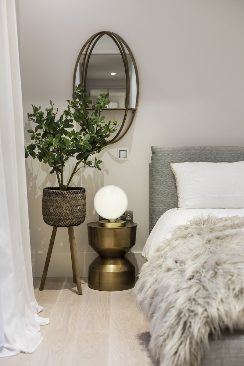 We love this close-up shot of the sumptuous interior décor in our show maisonette at #IslingtonSquare. Check out this article for more design inspo! ow.ly/kjrq50xPb11
