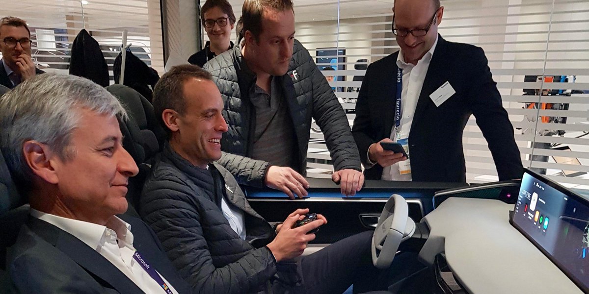 JP_Courtois's tweet photo. Today at #CES2020 with @faurecia, I got to experience the #CockpitOfTheFuture firsthand and see how videoconferencing with @MicrosoftTeams and game streaming with @Xbox are becoming a reality, even in cars. #SustainableMobility https://t.co/Deuj36dJw1