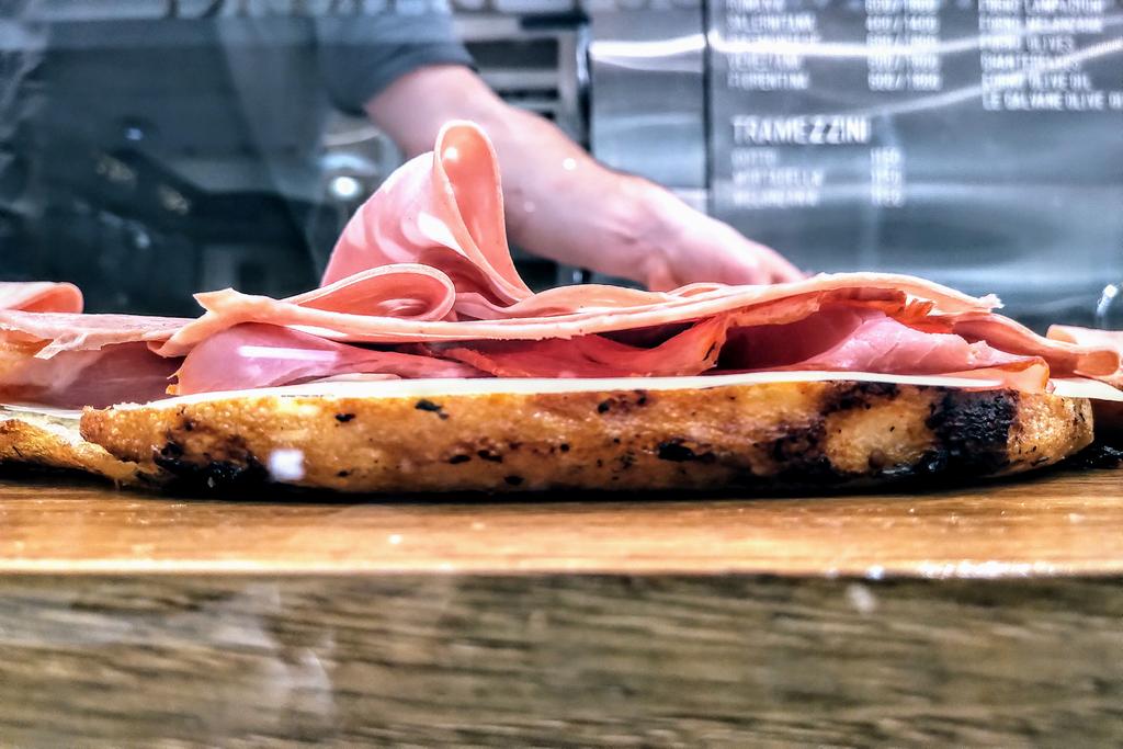 fornocultura's tweet photo. The #artofprocess Our NEW Focacceria #fornocultura Focaccia Barese #fcazz #firstcanadianplace OPEN Monday - Friday 7:30am - 6pm https://t.co/LEb4OEpjKj