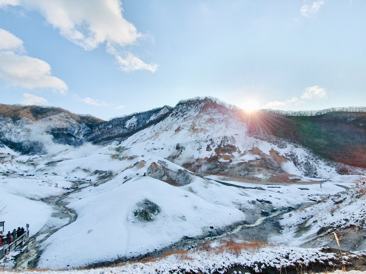 tripnapainai's tweet photo. พาไปฟินกับความงามของ #หุบเขานรก #Jigokudani (#HellValley) แลนด์มาร์กสุดฮอตแห่งเมือง #Noboribetsetsu ที่ต้องมาเห็นด้วยตาตัวเองสักครั้ง!! ยิ่งหน้าหนาว ยิ่งขาวสวยมากแม่!
#ตามรอยแฟนเดย์
#รีวิวญี่ปุ่น #เที่ยวญี่ปุ่น #Japan #รีวิวฮอกไกโด #Hokkaido @aroii @teawteawgingin @kintiew360 https://t.co/bIInnyIMfl