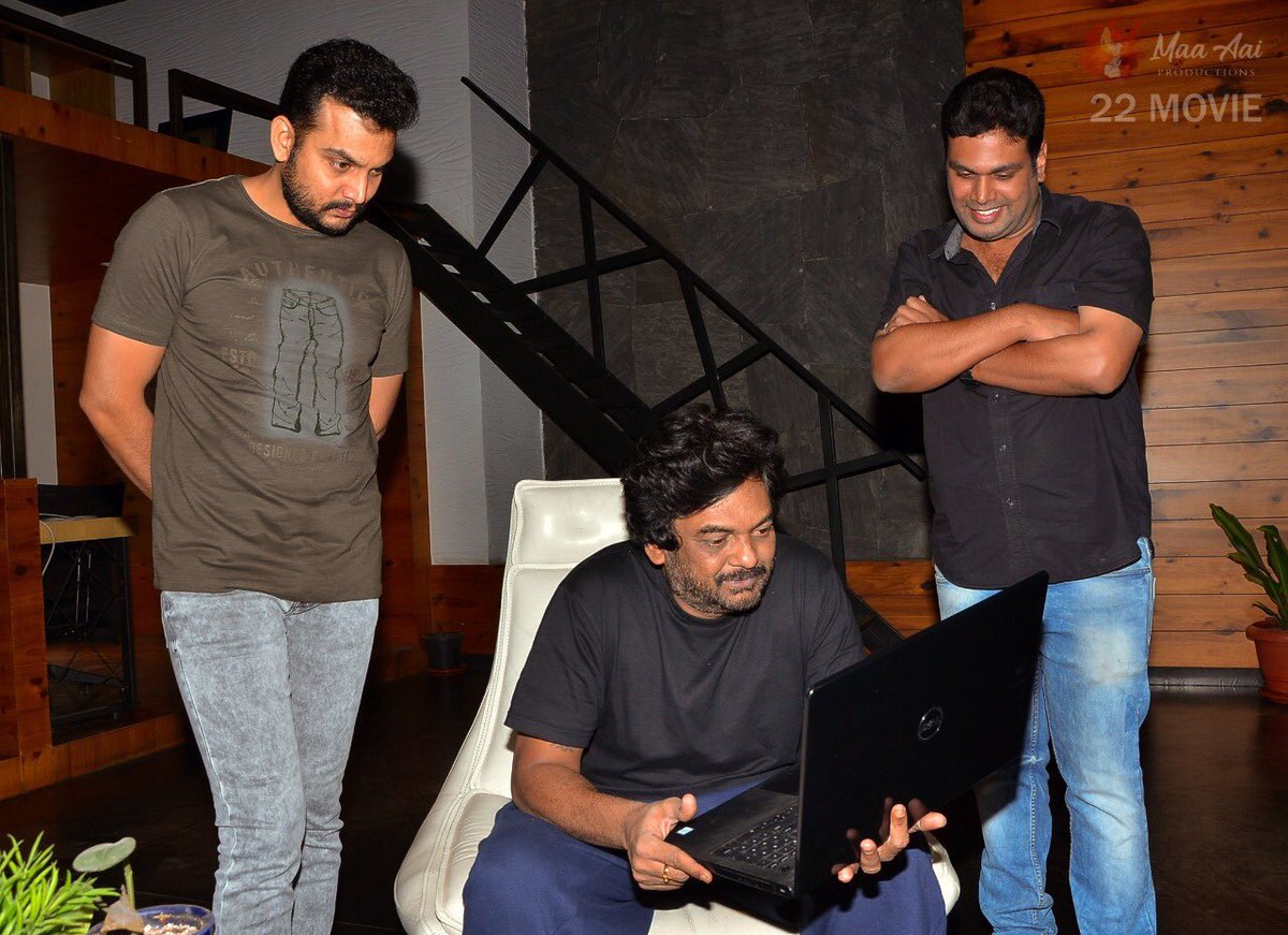 UrsVamsiShekar's tweet photo. Ismart Mass Dashing Director @purijagan sir launched the #FirstLookGlimpse of @ActorRupesh in #22Movie
Directed by @Shivakumar2204
@SaloNae #SusheelaDevi @LamaAnee @BVravikiran @Sunsha281 @pullaraokoppin1 #SaiKartheek #StuntJashuva @MaaAaiOfficial https://t.co/zY5DQKCtiW