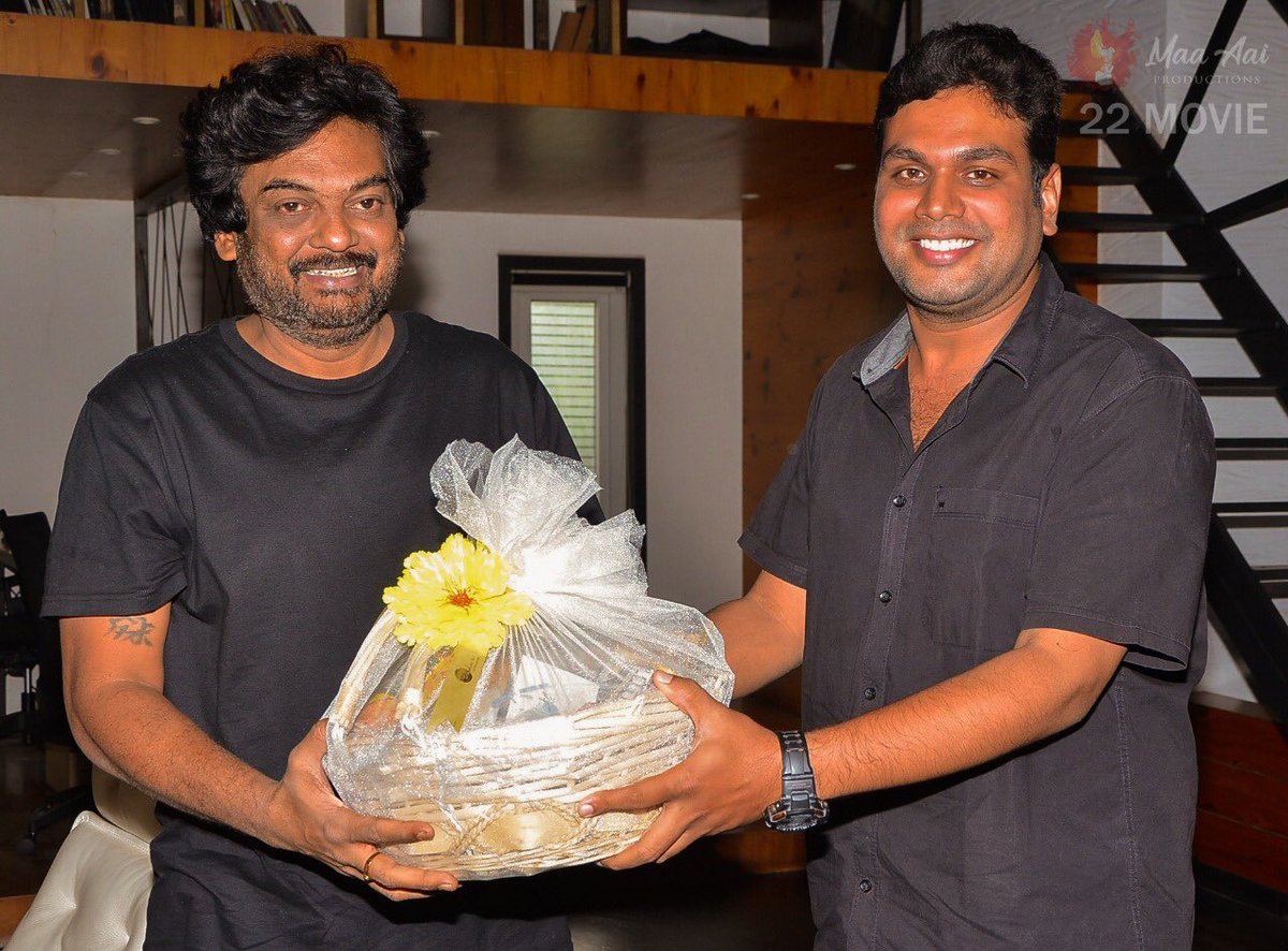 UrsVamsiShekar's tweet photo. Ismart Mass Dashing Director @purijagan sir launched the #FirstLookGlimpse of @ActorRupesh in #22Movie
Directed by @Shivakumar2204
@SaloNae #SusheelaDevi @LamaAnee @BVravikiran @Sunsha281 @pullaraokoppin1 #SaiKartheek #StuntJashuva @MaaAaiOfficial https://t.co/zY5DQKCtiW