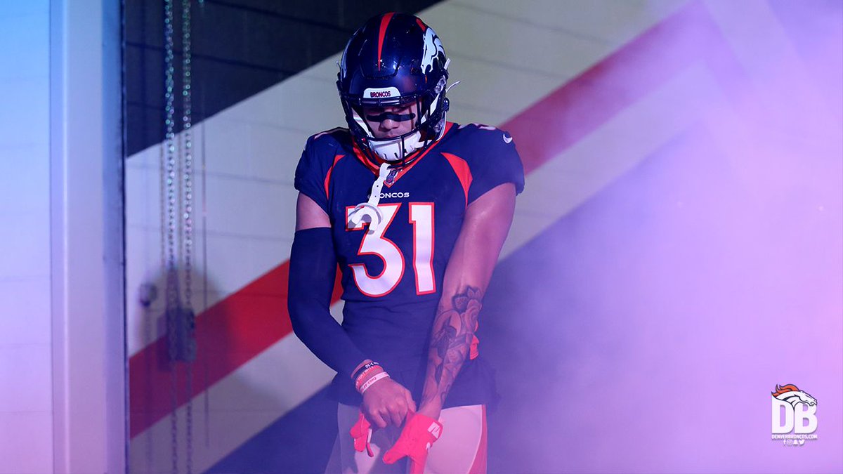 Broncos's tweet photo. Only a few days left ...

Keep retweeting to help @jsimms1119 earn $25,000 to a charity of his choice!

#WPMOYChallenge + Simmons https://t.co/9Bbekz3WgO