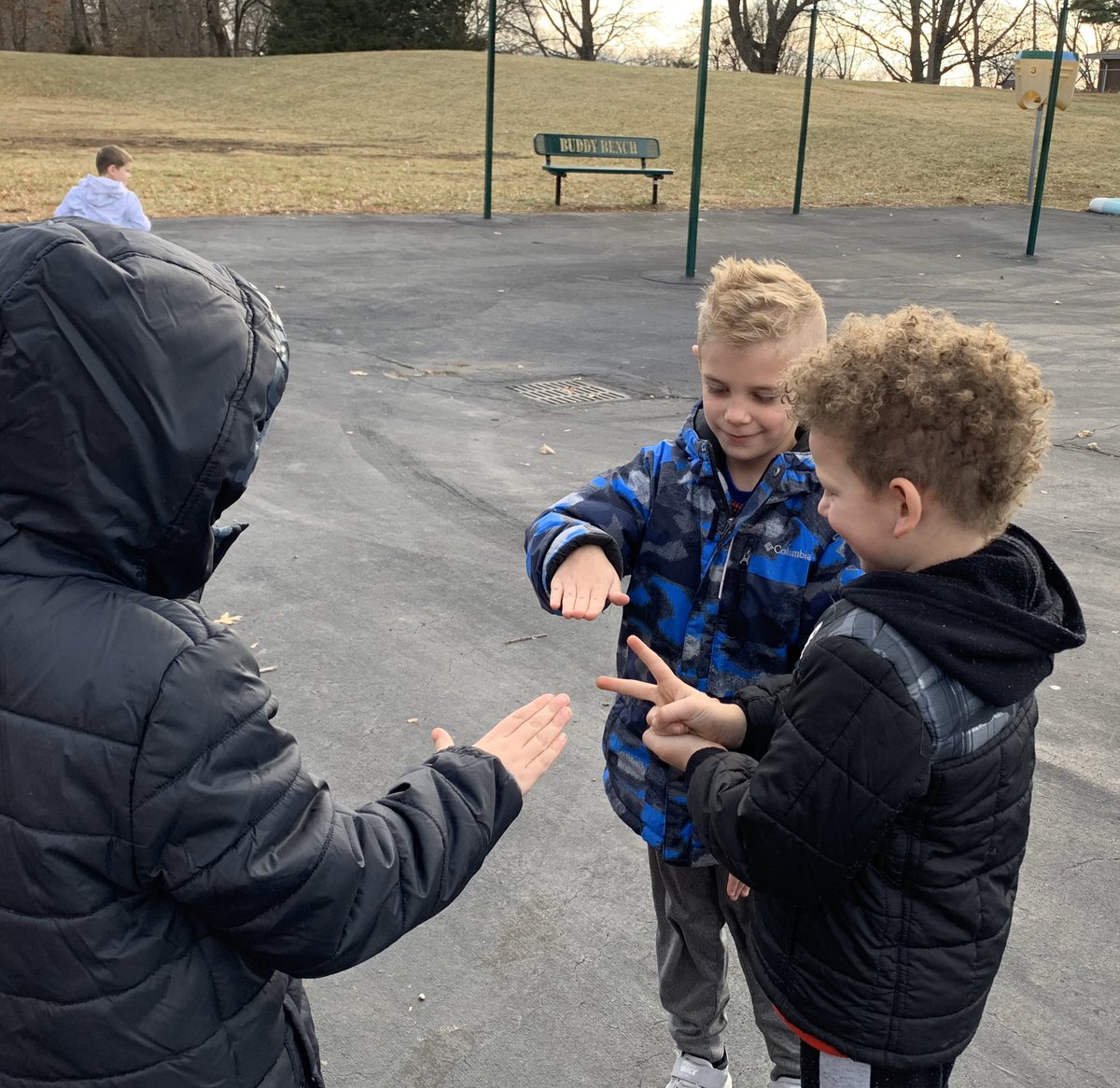MrsGarrettNKC's tweet photo. K practicing Playground procedures and being kind friends! #pbisreview #MapleKinderstars #warriorscreate #ssdpride @MapleWarriors https://t.co/uT14PswZF4