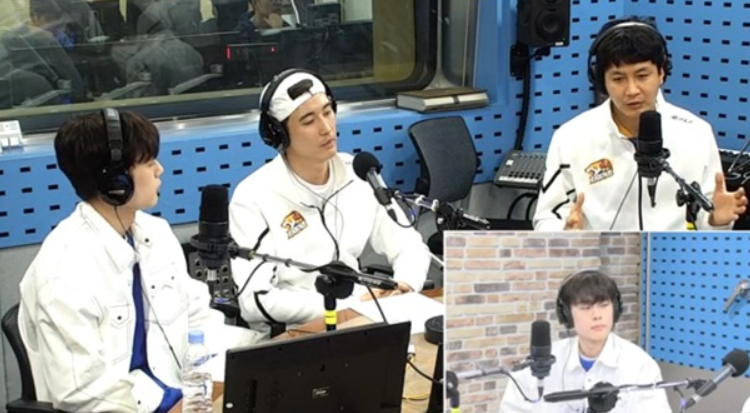 78. Kim Seunghyun (he a part of the show "Handsome Tigers") praised Joy during the Choi Hwa-jeong SBS Power FM today. He said that she's a mood maker and players can tell her things which they can't say to the coach.