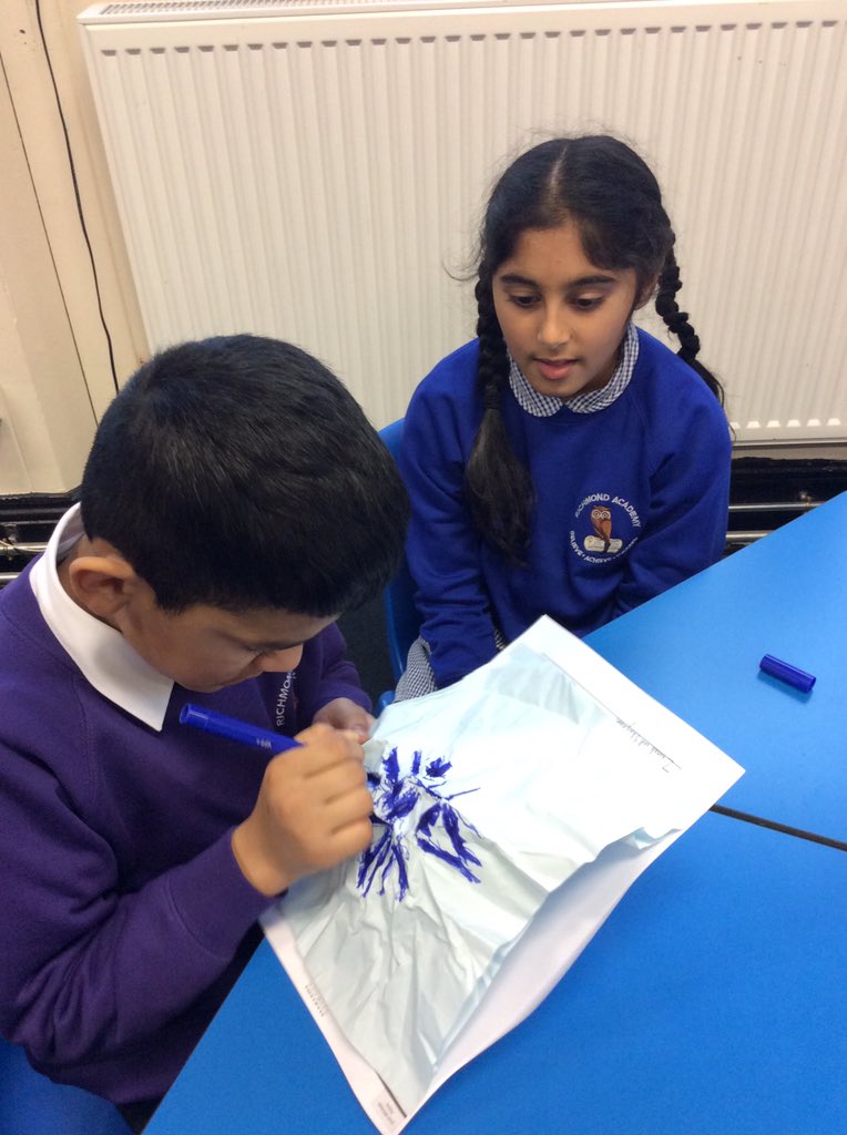 MrButler_HT's tweet photo. Exciting start to our #ragingrivers topic. Our #WOWday included: why do rivers flow, why are towns and cities were they are and we created a river scene #inspirecurriculum https://t.co/AqqyhaRIfl