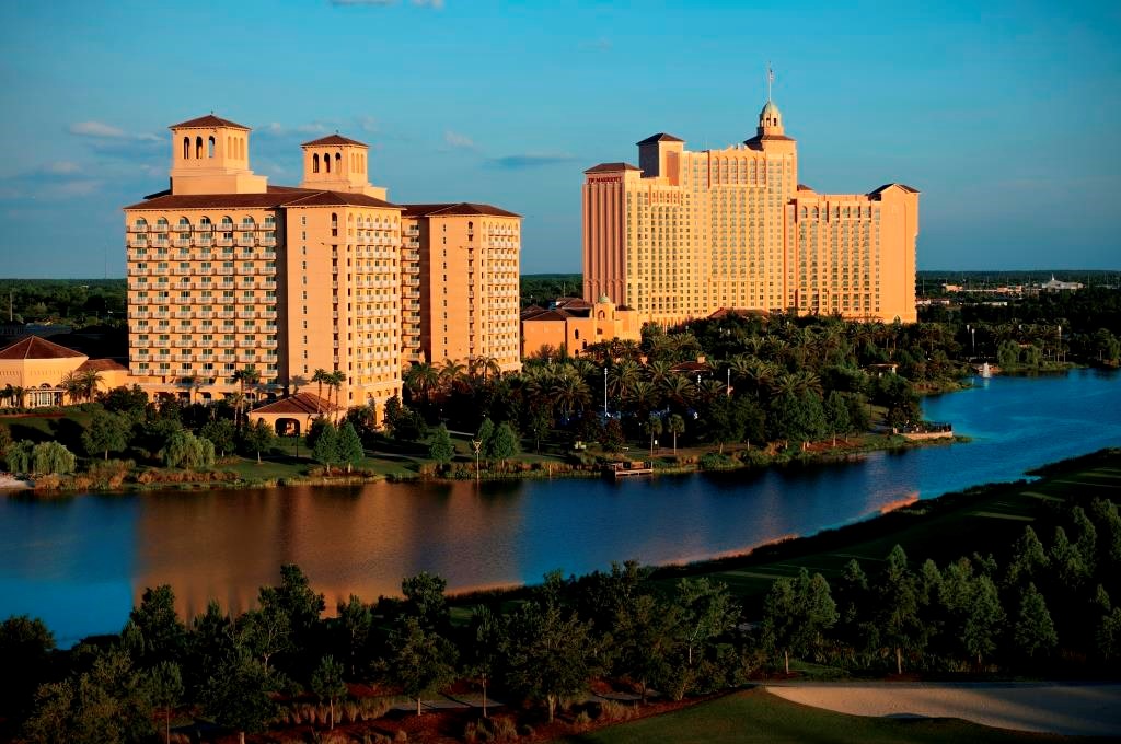 GrandeLakes's tweet photo. Q1: Florida offers an abundance of beauty, and among the very best spots is Orlando’s stunning scenery. @Grandelakes we like to start our day overlooking the most breathtaking Floridian backdrops. #FLTravelChat #LoveFL https://t.co/gchJCxTVoo