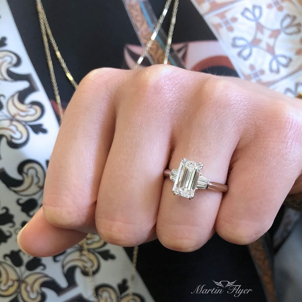 This custom engagement ring makes quite a statement and gives off a strong sparkle all around 💍✨⁠
By #MartinFlyer⁠ 
Find your local authorized Martin Flyer retailer at martinflyer.com/find-a-retaile…
#TuesdayMotivation #inspiration #martinflyer #FlyerFitLove #sayido