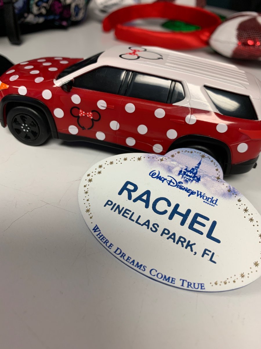 DisneyDiva19's tweet photo. What a year! Last shift as a CP tonite, next shift on Sunday as an official PT CM! Thank you @ChristyRecruit @StefanieDCP @DCP_Jessica @DCP_Danielle @DCPDeva for giving me the chance to make a dream that started when I was 5 come true! #adventurecontinues #minnievan #wdw #realcm https://t.co/jNVQzaW5K3