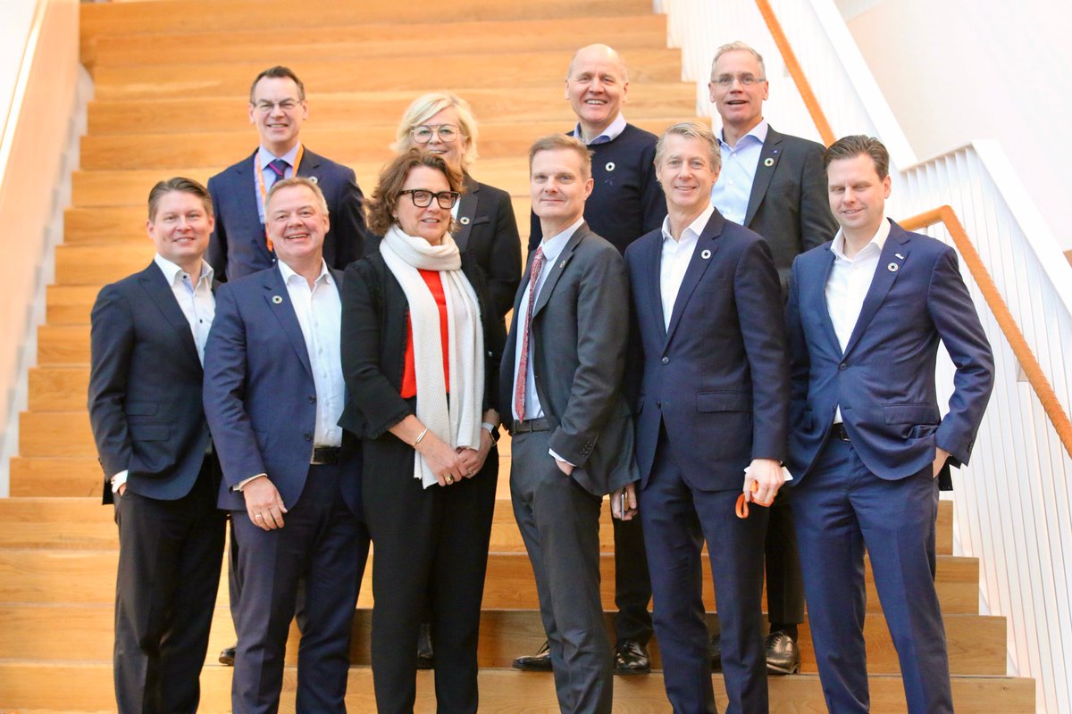 Idag samlades tio vd:ar från några av nordens största bolag på vårt huvudkontor i Sundbyberg som en del av samarbetet inom ”Nordic CEOs for a Sustainable Future” - ett initiativ där vi arbetar tillsammans för att nå FN:s mål för klimat, mångfald och inkludering.

#hållbarhet