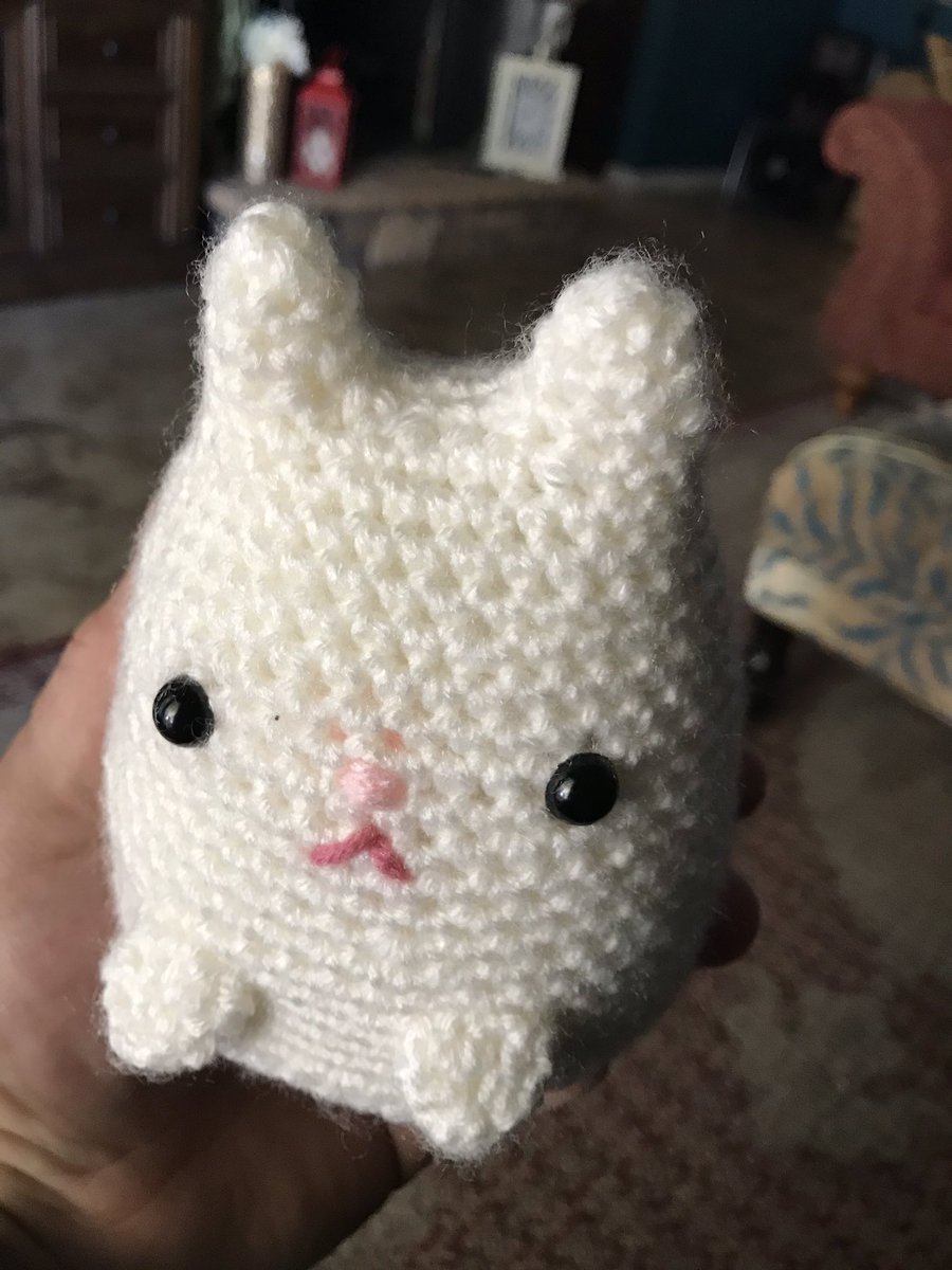 interlacing_web's tweet image. Dumpling kitty. So cute! Lol!! #Amigurumi #plushie #toy #crochet #crafts #yarn #redheartyarns