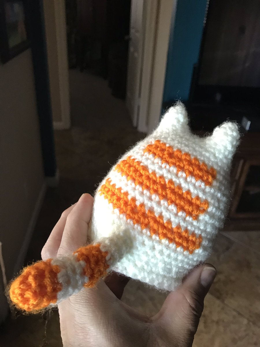 interlacing_web's tweet image. Dumpling kitty. So cute! Lol!! #Amigurumi #plushie #toy #crochet #crafts #yarn #redheartyarns