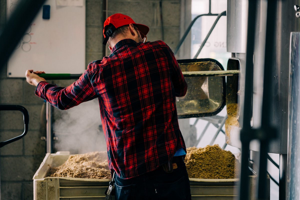 DeviceBrewing's tweet photo. We are brewing up our first lager of 2020 and it's going to be big and hoppy. Keep your eyes peeled for this Imperial Hoppy Lager to be released in cans and on draft in a few short weeks.

#craftbeer #brewery #lager https://t.co/lu8N0wJXfK