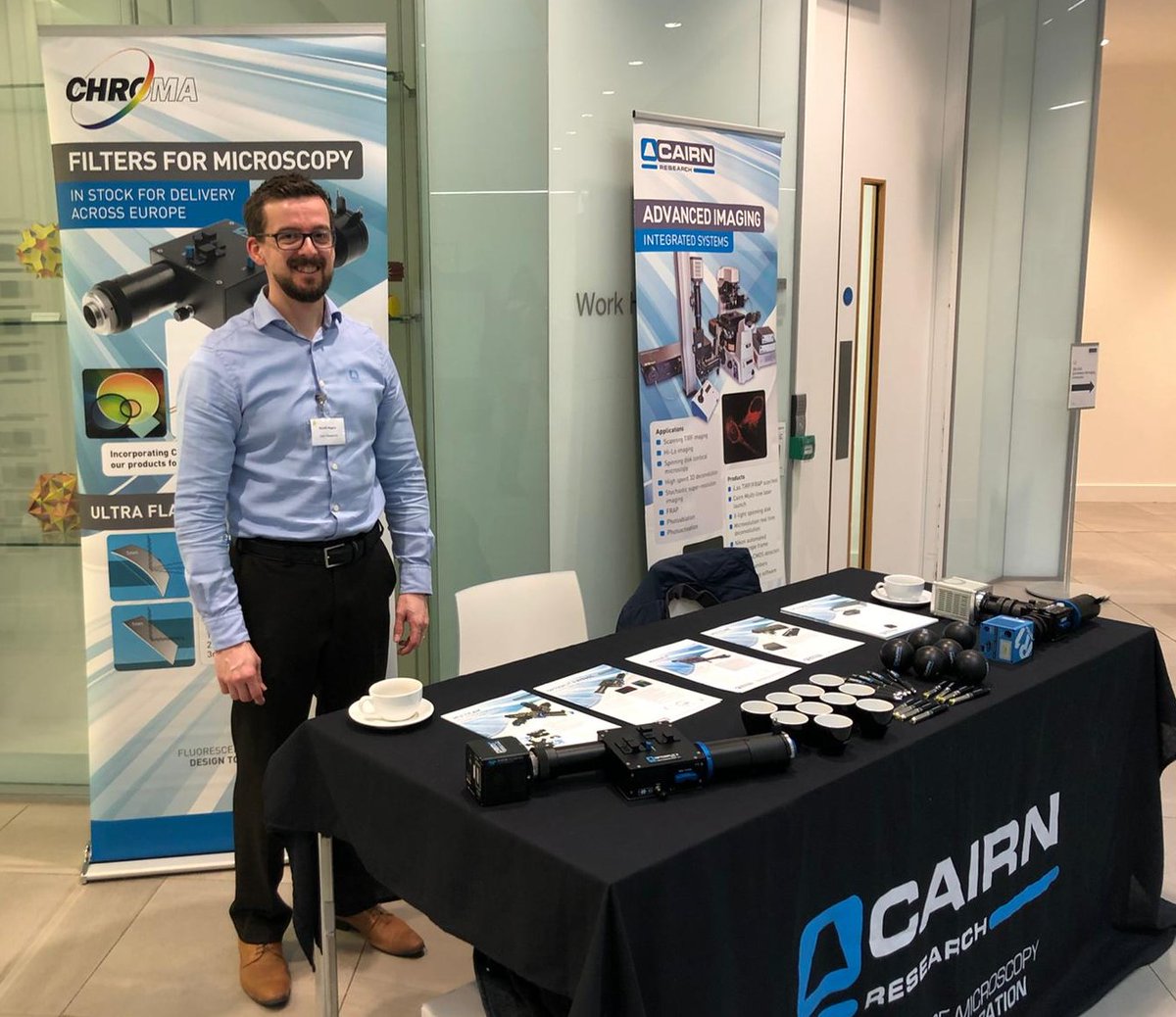 Great first day at the #QBI2020 Conference in Oxford - @Cairn_GRog and Joao will be back again tomorrow @QuantBioImaging #homeoftheimagesplitter #lightsheetimaging #fluorescenceimaging #microscopy