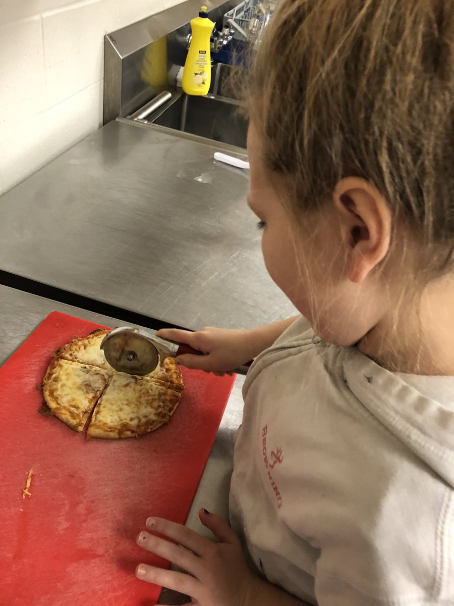 MsBrean_LDSB's tweet image. Sometimes, learning looks like this! #lifeskills #functionalliteracy #functionalnumeracy @MollyBrant_LDSB