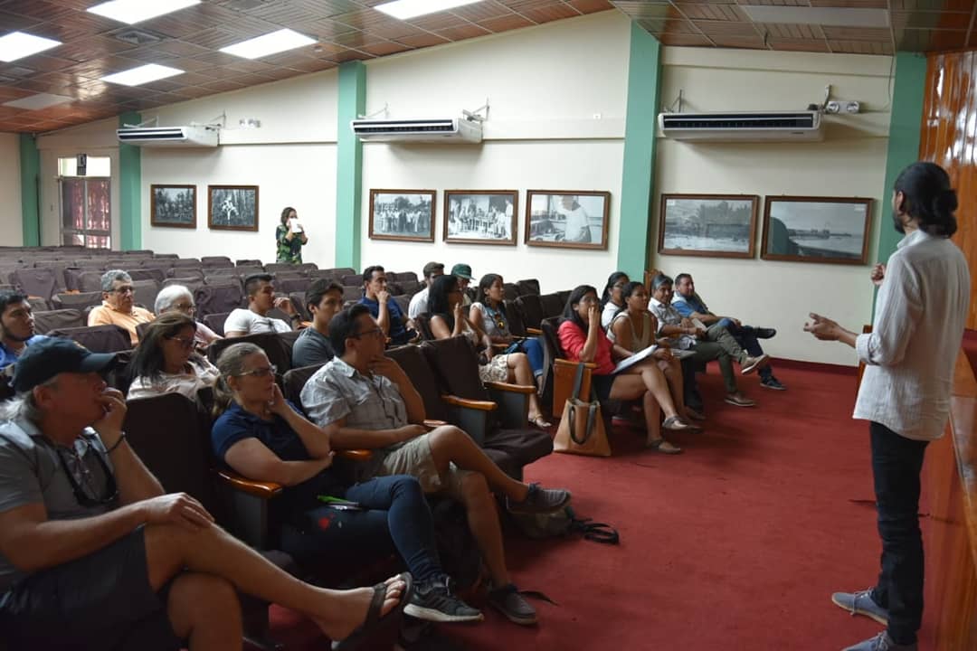 gadsantacruz's tweet photo. Reunión con el objetivo de buscar acuerdos para el uso responsable y adecuado del espacio público, control de ruido en zonas intensivas de la Av. Charles Darwin... https://t.co/6NsQpXnEwD #AlcaldiaDeSantaCruz #Galapagos https://t.co/SxKGO6lOne