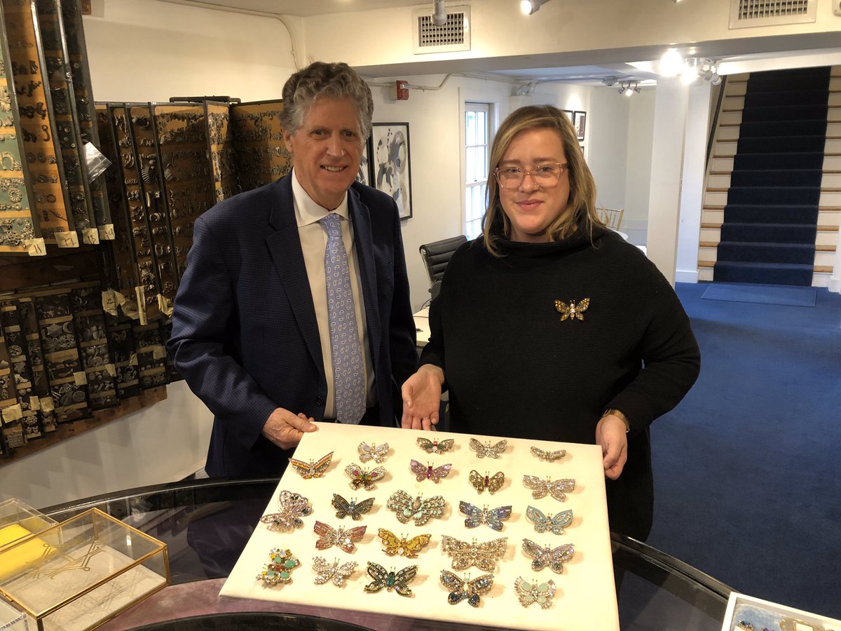 GovDanMcKee's tweet photo. Our statewide arts tour continued in Newport where we met Loren, the artistic mastermind behind @lorenhope. It was great to hear about her passion for creating unique jewelry pieces all manufactured in the United States. https://t.co/tWUhXrAksV