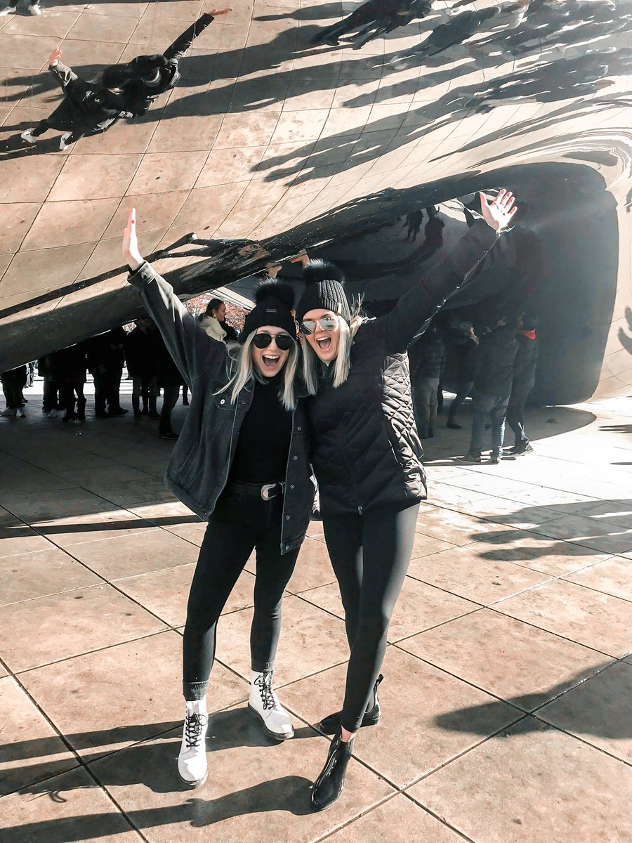 Seeing your sisters for the first time after winter break feels a lot like this photo! 
📷: <a href="/phimuumn/">Phi Mu UMN ✰</a>